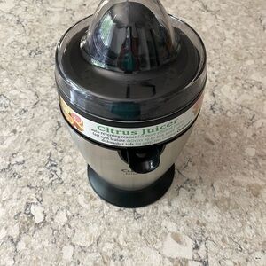 Cuisinart Silver and Black Citrus Juicer